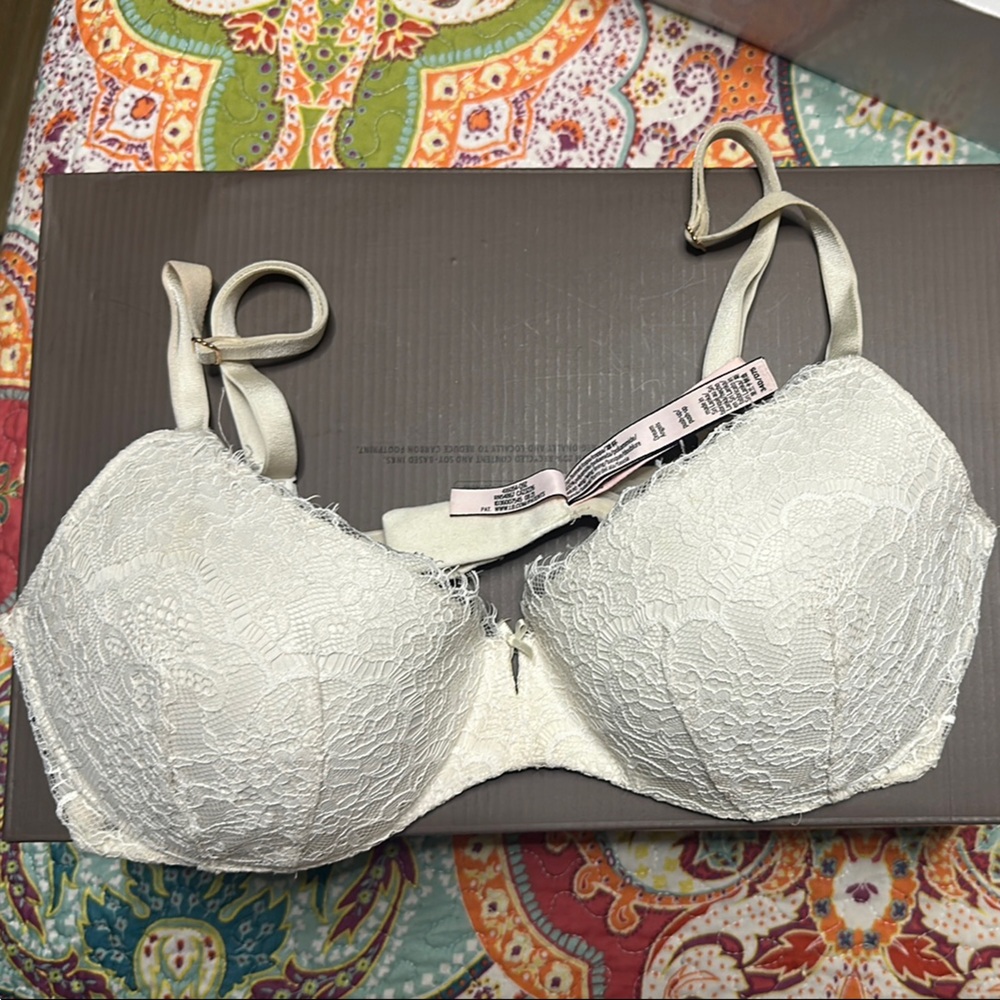 Victoria's Secret White Lace Bra Full Coverage